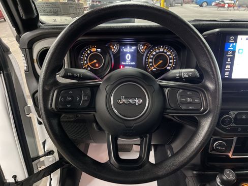 Used 2024 Jeep Wrangler Sport image 16