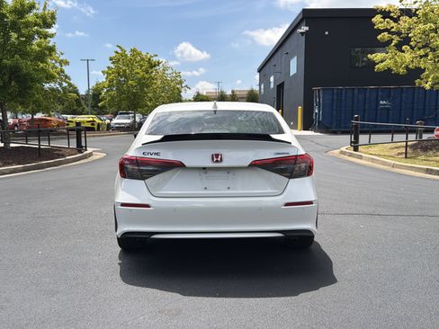 Used 2023 Honda Civic Touring image 14