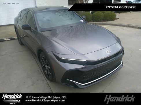 Used 2026 Toyota Crown XLE image 1