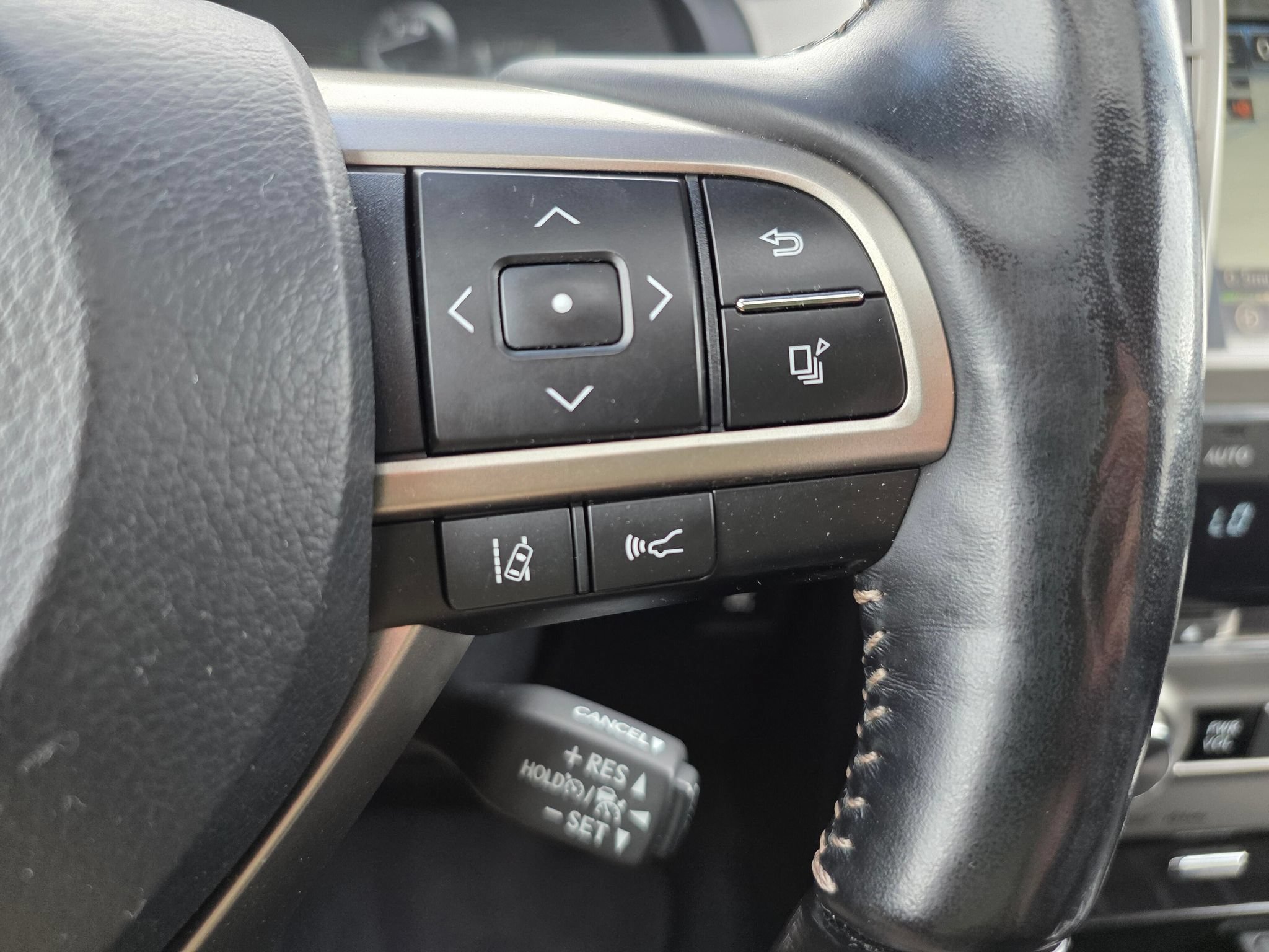 Used 2021 Lexus GX 460 Premium w/ Premium Package AWD/4WD image 22