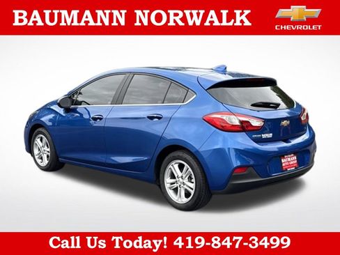 Used 2017 Chevrolet Cruze LT w/ Convenience Package FWD image 5