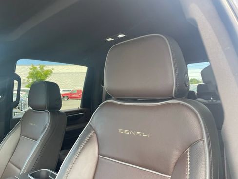 Used 2025 GMC Sierra 2500 Denali AWD/4WD image 12