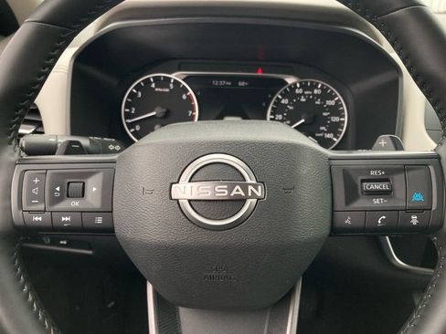 Used 2025 Nissan Rogue SV image 19