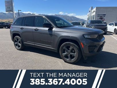 Used 2023 Jeep Grand Cherokee Altitude
