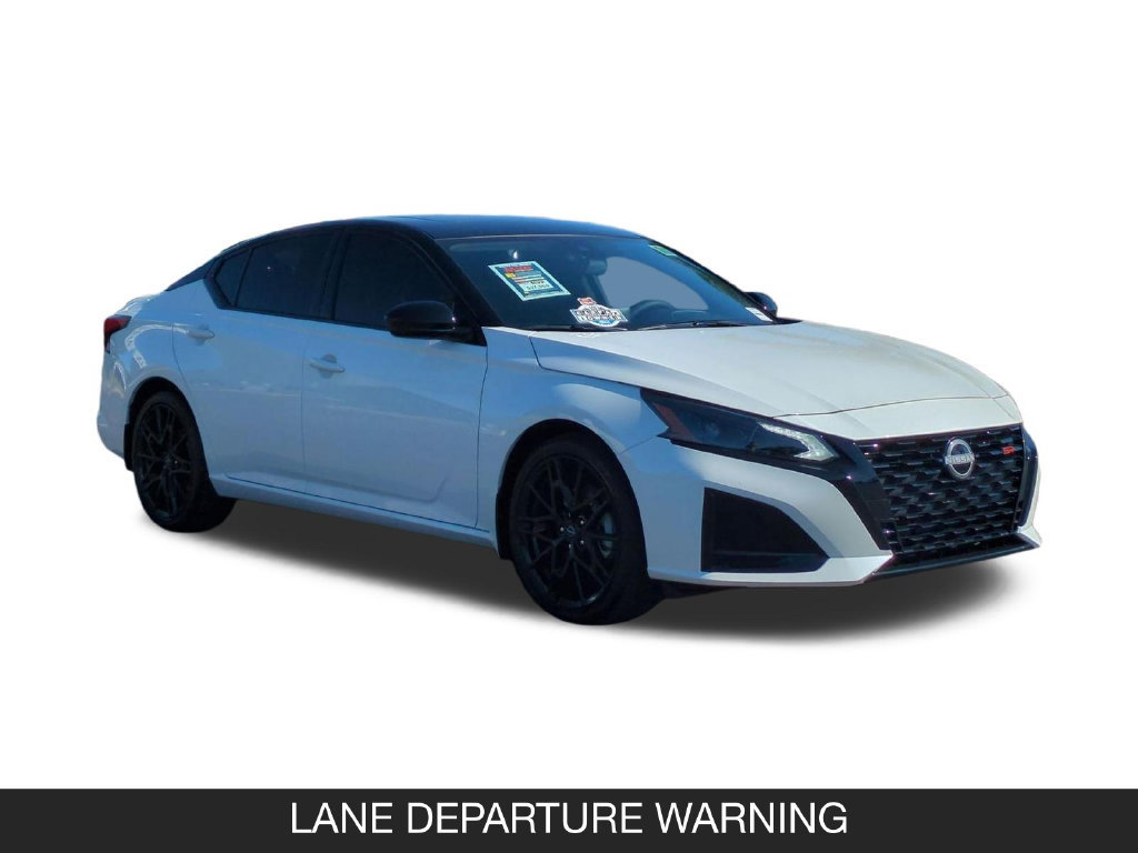 Used 2026 Nissan Altima 2.5 SR w/ SR Midnight Edition Package FWD image 2