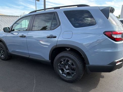 Certified 2026 Honda Pilot TrailSport image 3