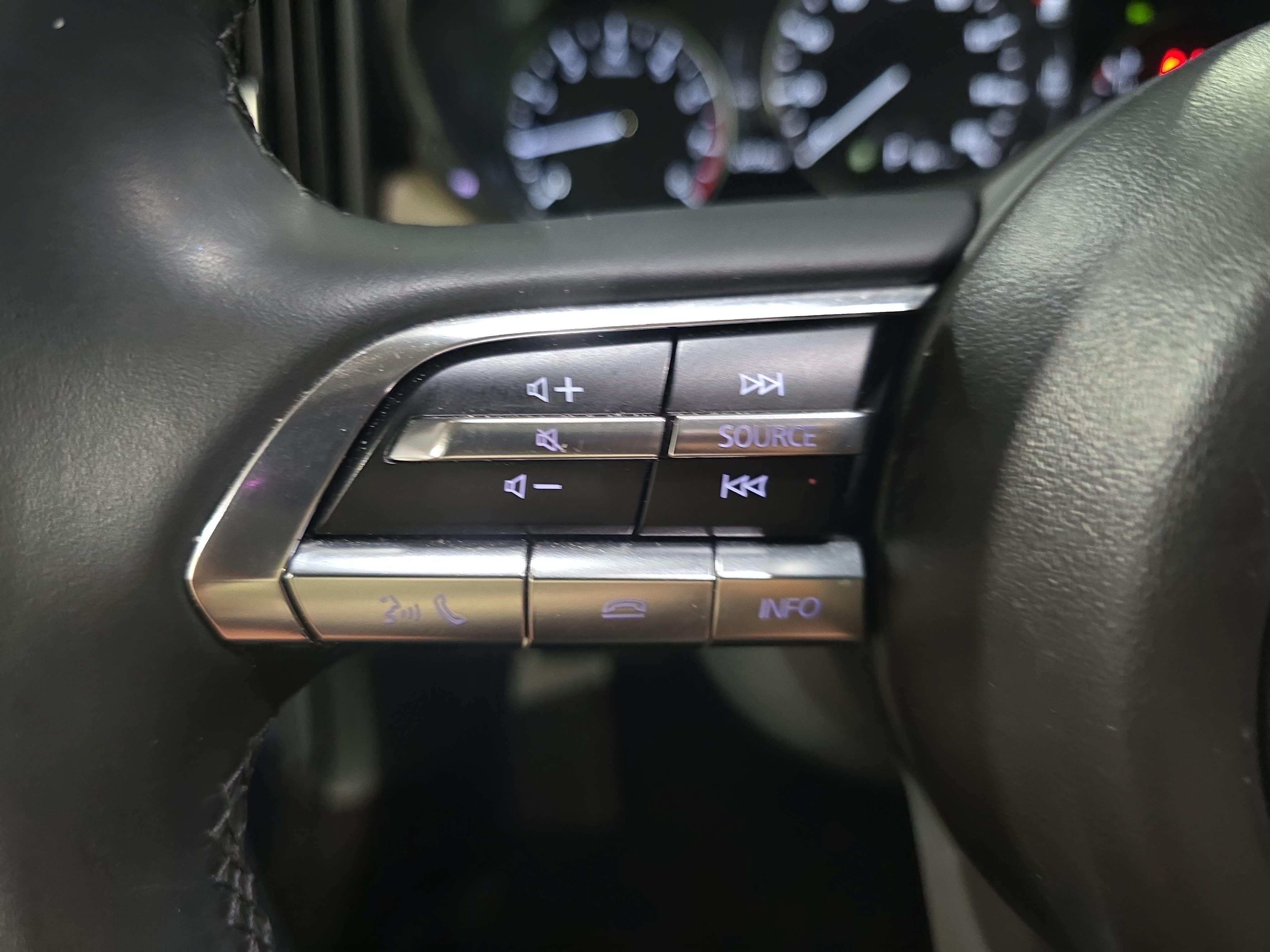Used 2025 MAZDA CX-50 AWD 2.5 S w/ Premium Package image 14