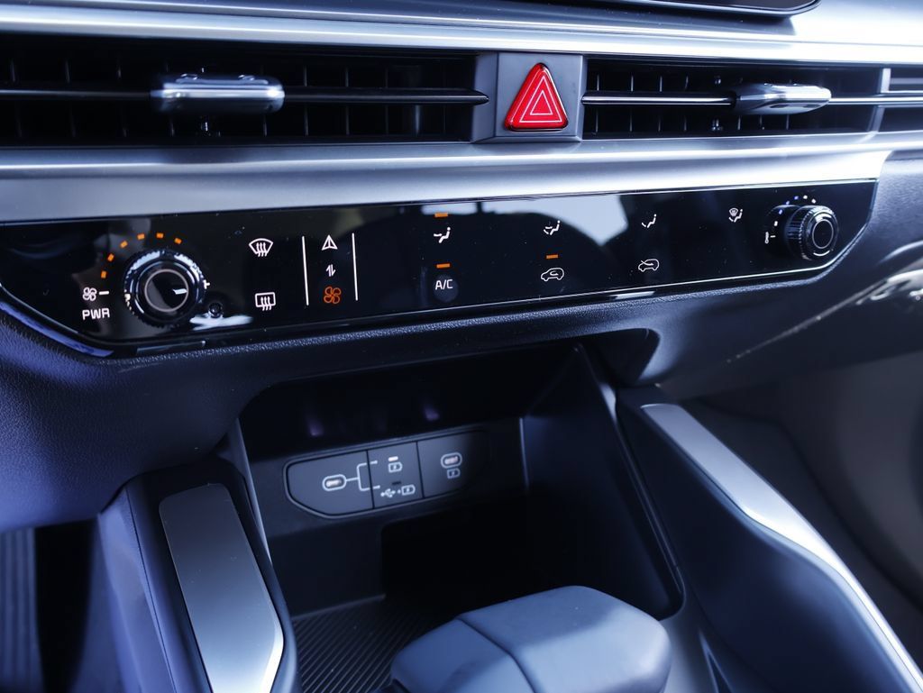 New 2026 Kia Sorento LX FWD image 37