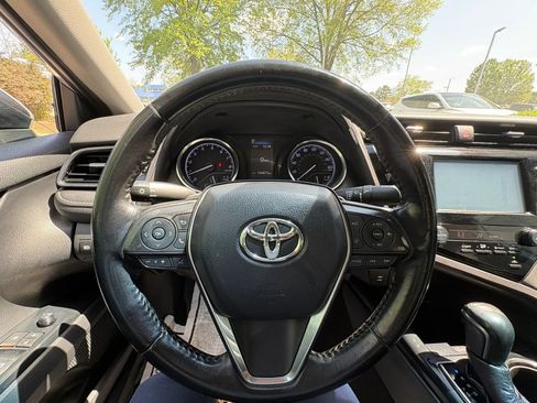 Used 2019 Toyota Camry SE image 25