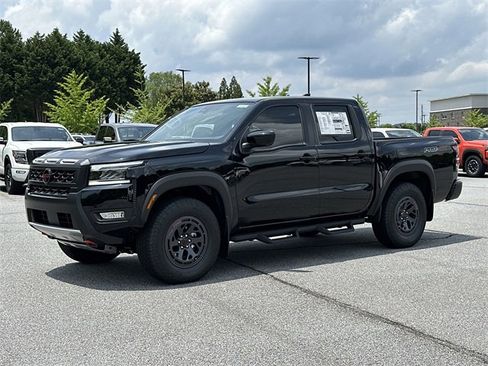 New 2025 Nissan Frontier PRO-4X w/ Pro Convenience Package image 3