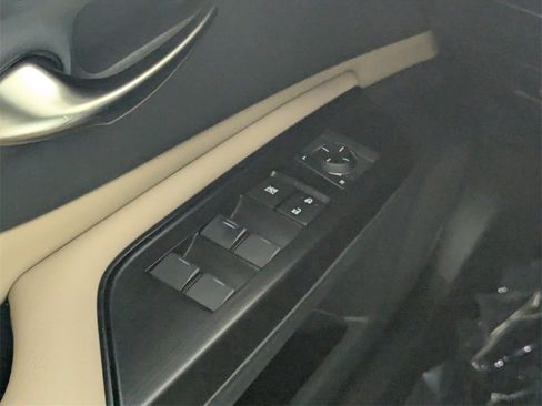 Used 2019 Lexus ES 350 image 16