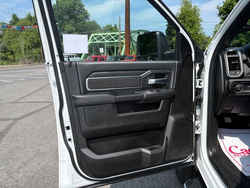 Certified 2025 RAM 2500 Big Horn AWD/4WD image 14