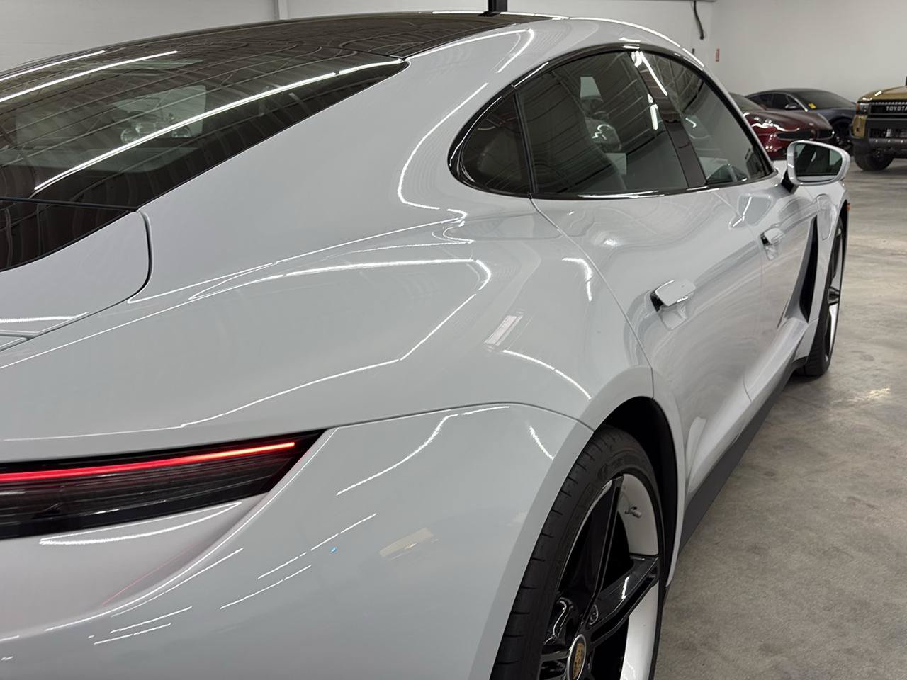 Used 2022 Porsche Taycan 4S AWD/4WD image 8