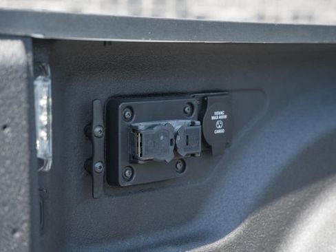 Used 2025 RAM 2500 Limited AWD/4WD image 14