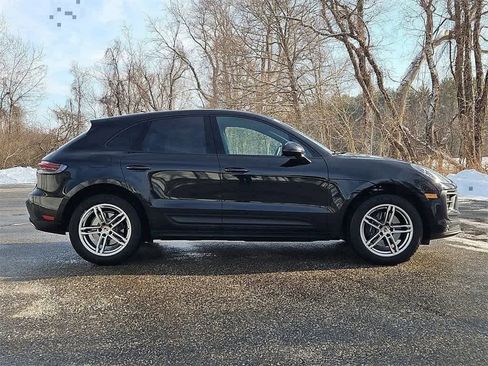 Certified 2025 Porsche Macan image 8