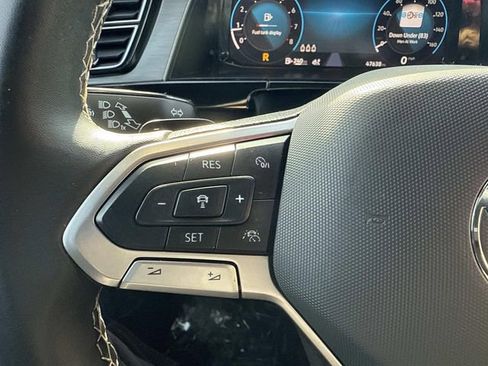 Used 2024 Volkswagen Atlas Cross Sport SE AWD/4WD image 33