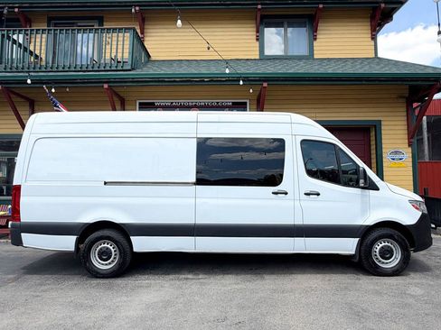Used 2019 Mercedes-Benz Sprinter 170 image 4