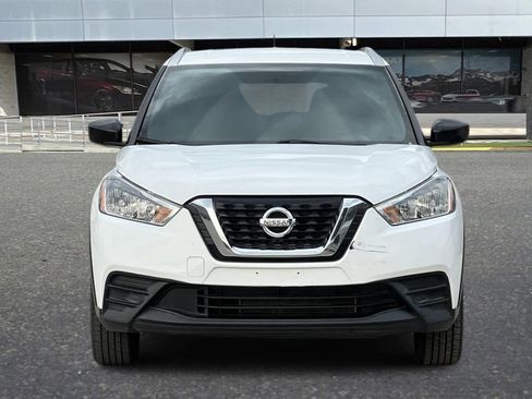 Used 2018 Nissan Kicks S image 10