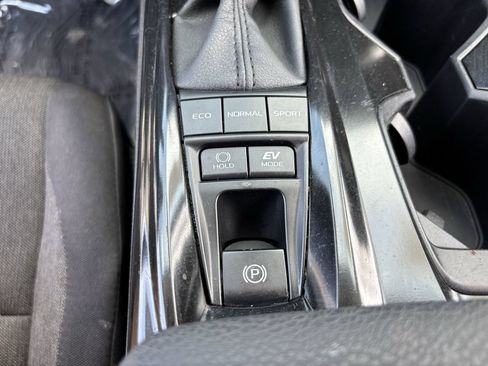 Used 2025 Toyota Camry LE FWD image 24