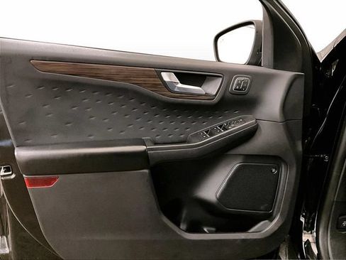 Used 2020 Ford Escape Titanium AWD/4WD image 22