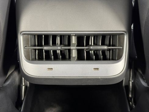 Used 2023 Tesla Model Y Long Range image 35