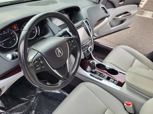 Used 2017 Acura TLX image 16