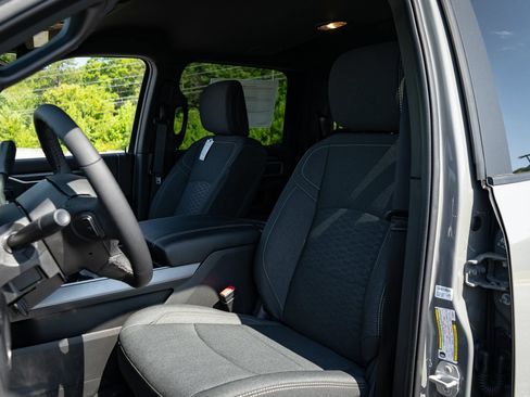 New 2026 RAM 3500 Big Horn AWD/4WD image 15
