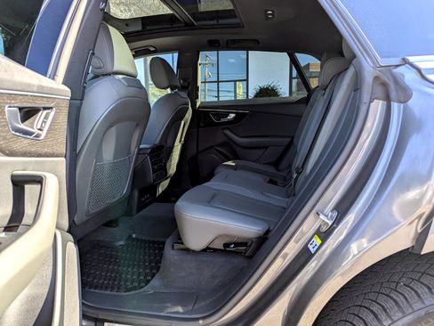 Used 2019 Audi Q8 Premium image 36