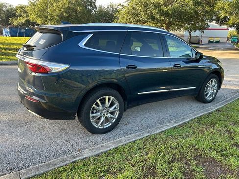Used 2023 Buick Enclave Essence w/ Experience Buick Package FWD image 6