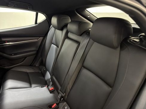 Used 2019 MAZDA MAZDA3 Hatchback FWD image 7
