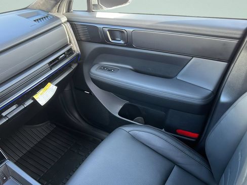 Certified 2025 Hyundai Santa Fe Calligraphy FWD image 13