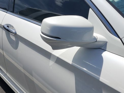 Used 2017 Honda Accord Touring image 9