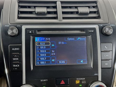 Used 2012 Toyota Camry LE image 18