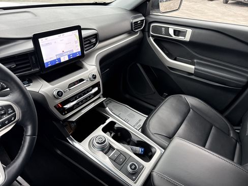 Used 2022 Ford Explorer XLT w/ Equipment Group 202A image 29
