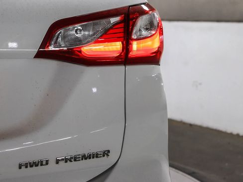 Used 2019 Chevrolet Equinox Premier AWD/4WD image 12