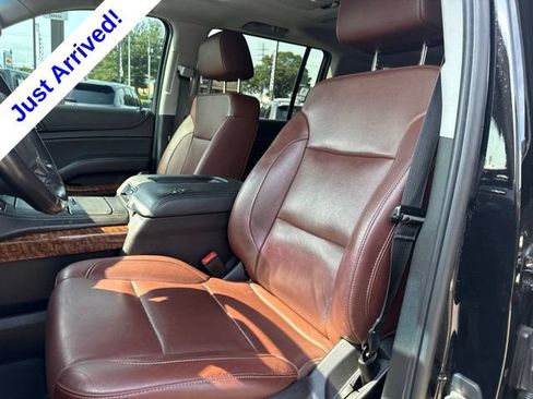 Used 2019 Chevrolet Suburban Premier w/ Premier Plus Edition RWD image 9