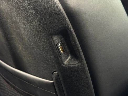 Used 2021 Kia Sorento S image 31