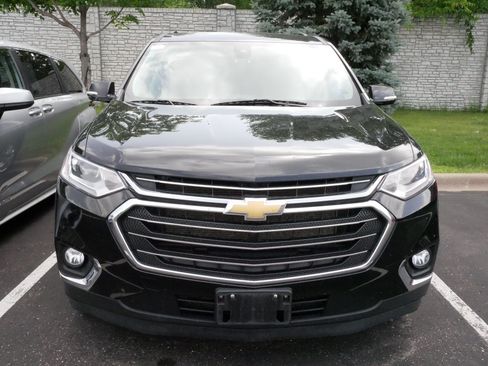 Used 2020 Chevrolet Traverse LT w/ Driver Confidence II Package AWD/4WD image 2