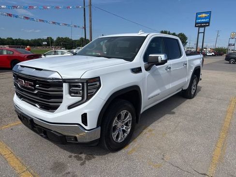 Used 2025 GMC Sierra 1500 SLT AWD/4WD image 3