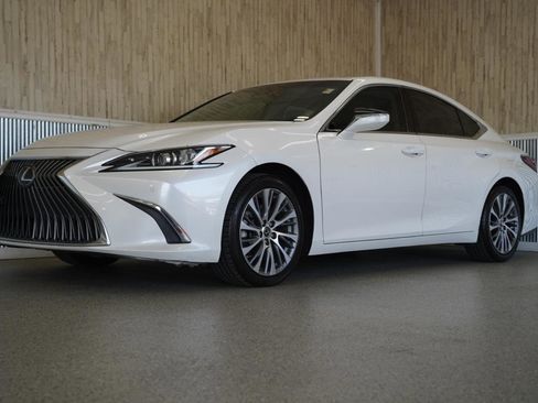 Used 2020 Lexus ES 350 w/ Premium Package image 4