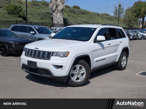 Used 2017 Jeep Grand Cherokee Laredo w/ Quick Order Package 2BE image 1