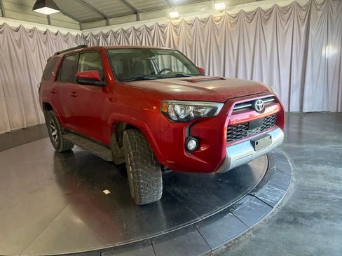 Used 2020 Toyota 4Runner TRD Off-Road AWD/4WD image 3