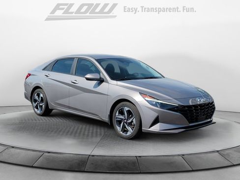 Used 2023 Hyundai Elantra SEL w/ Convenience Package image 1