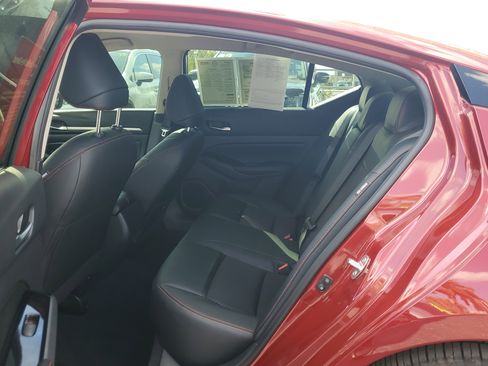 Certified 2025 Nissan Altima 2.5 SR image 11