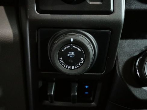 Used 2020 Ford F150 XLT w/ Equipment Group 302A Luxury AWD/4WD image 25