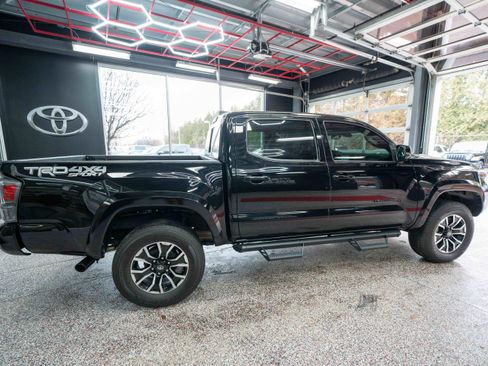 Used 2023 Toyota Tacoma TRD Sport w/ Advanced Technology Package image 4