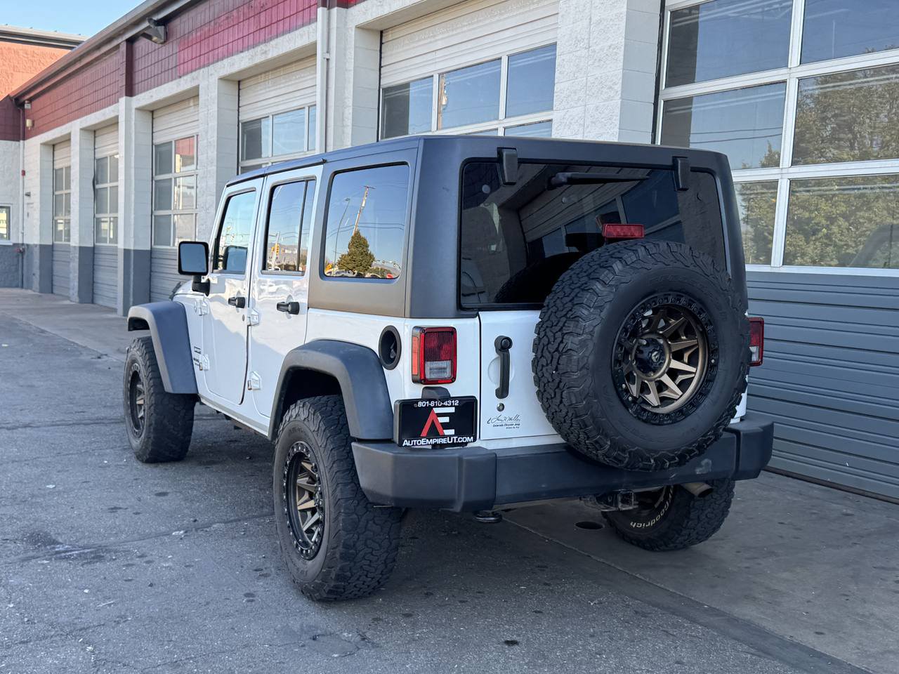 Used 2017 Jeep Wrangler Unlimited Sport w/ Quick Order Package 23S AWD/4WD image 3