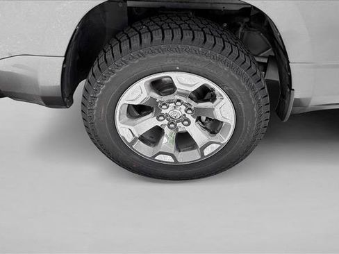 Used 2020 RAM 1500 Big Horn AWD/4WD image 9
