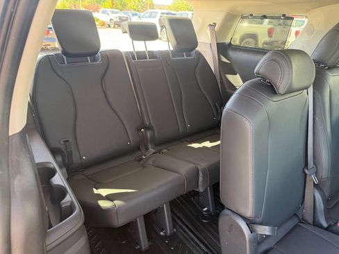 Used 2025 Kia Carnival SX FWD image 20