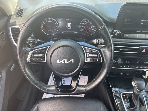Used 2022 Kia Seltos SX w/ Sunroof Package AWD/4WD image 18